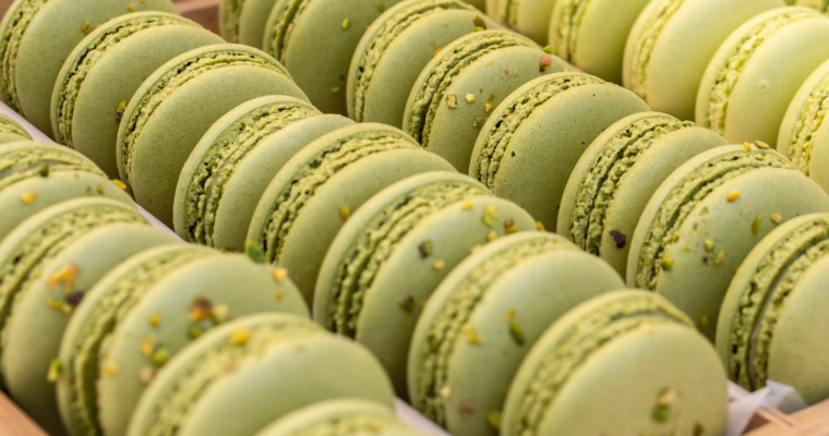 Pistachio Macarons – fluffy & delicious