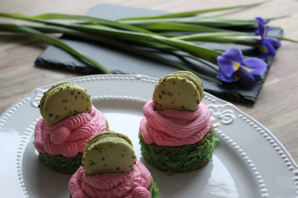 Final pistachio cupcakes with frosting