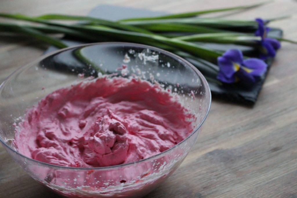 Raspberry frosting