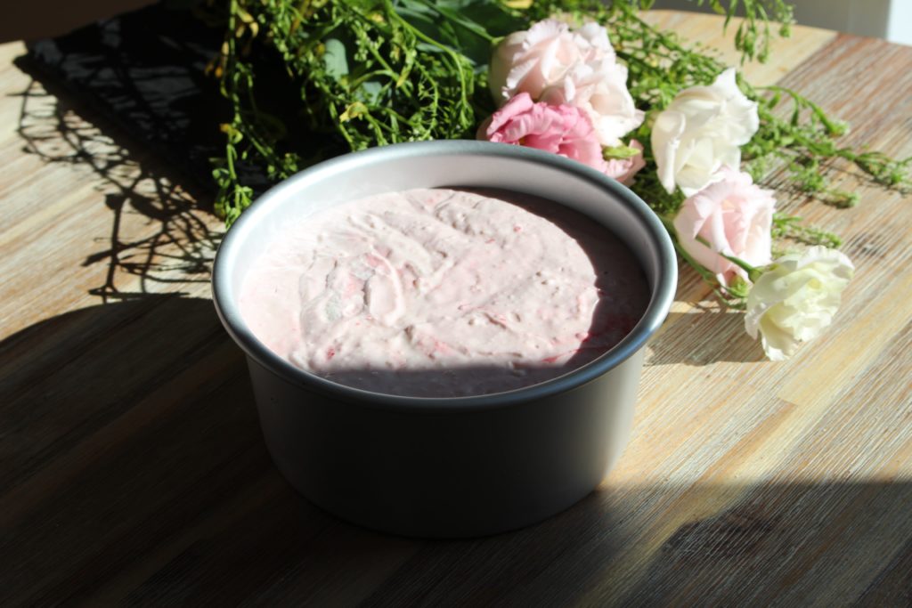 raspberry puree yoghurt mixture