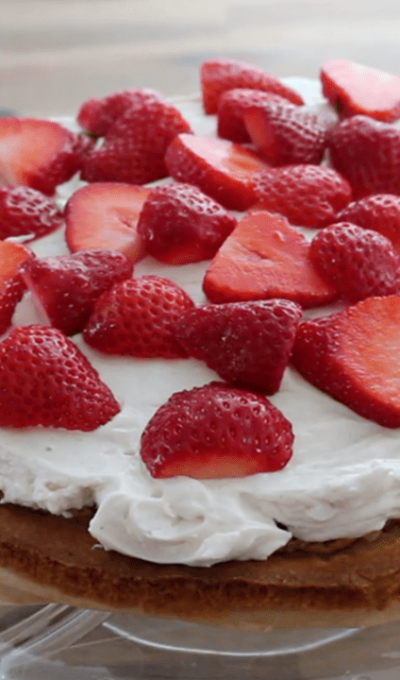 Strawberry Meringue Cake – Everyone’s Favorite